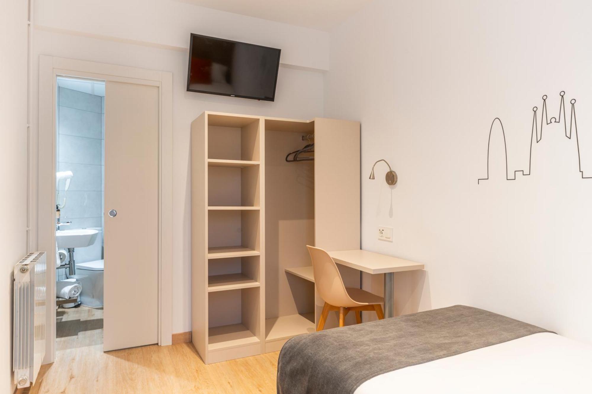 Hostal Sans — Photos 3